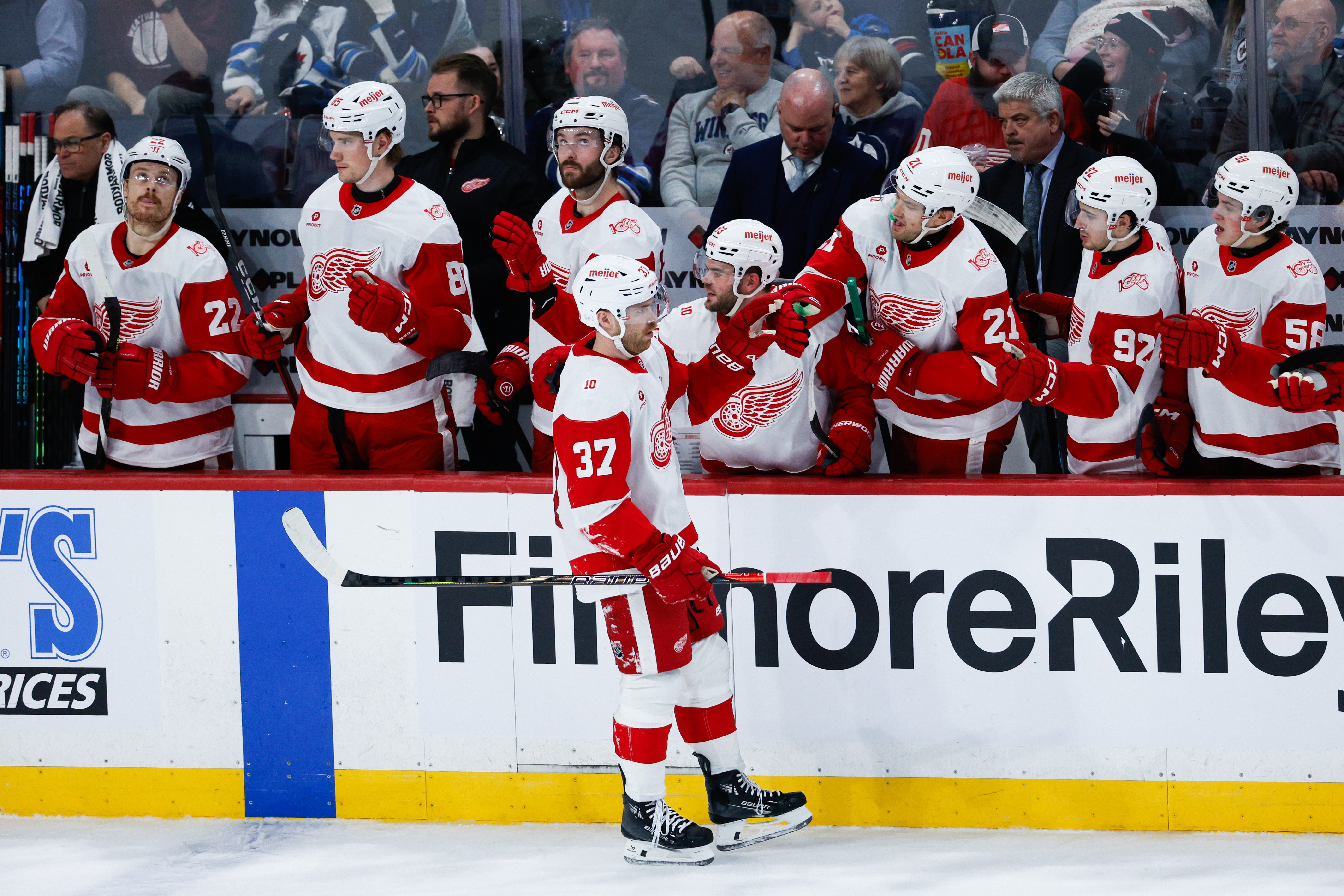 Detroit Red Wings score: J.T. Compher scored twice as part of the Wings' 5 straight goals to rally for a 5-1 win over the Winnipeg Jets.