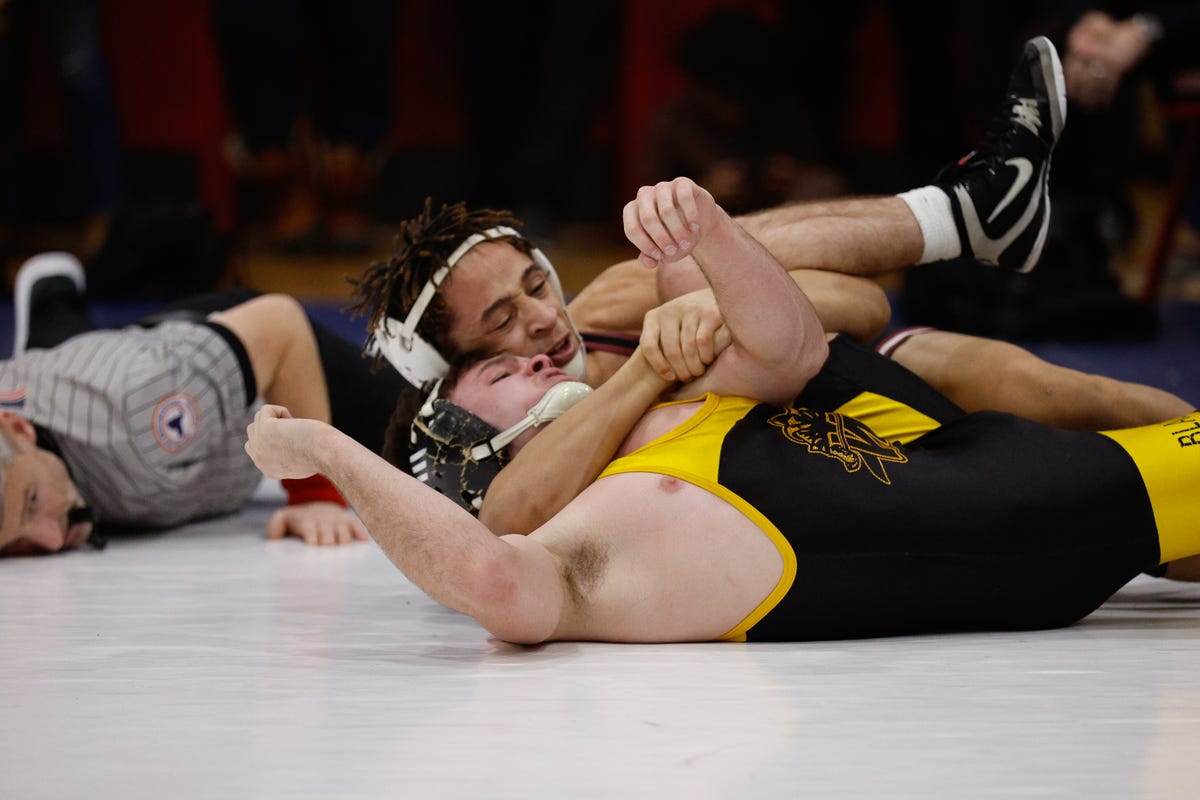 Pick your favorite Section 4 ‘standout team’ for high school wrestling