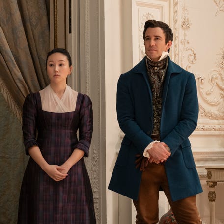 Yerin Ha as Sophie Baek and Luke Thompson as Benedict Bridgerton in in "Bridgerton."