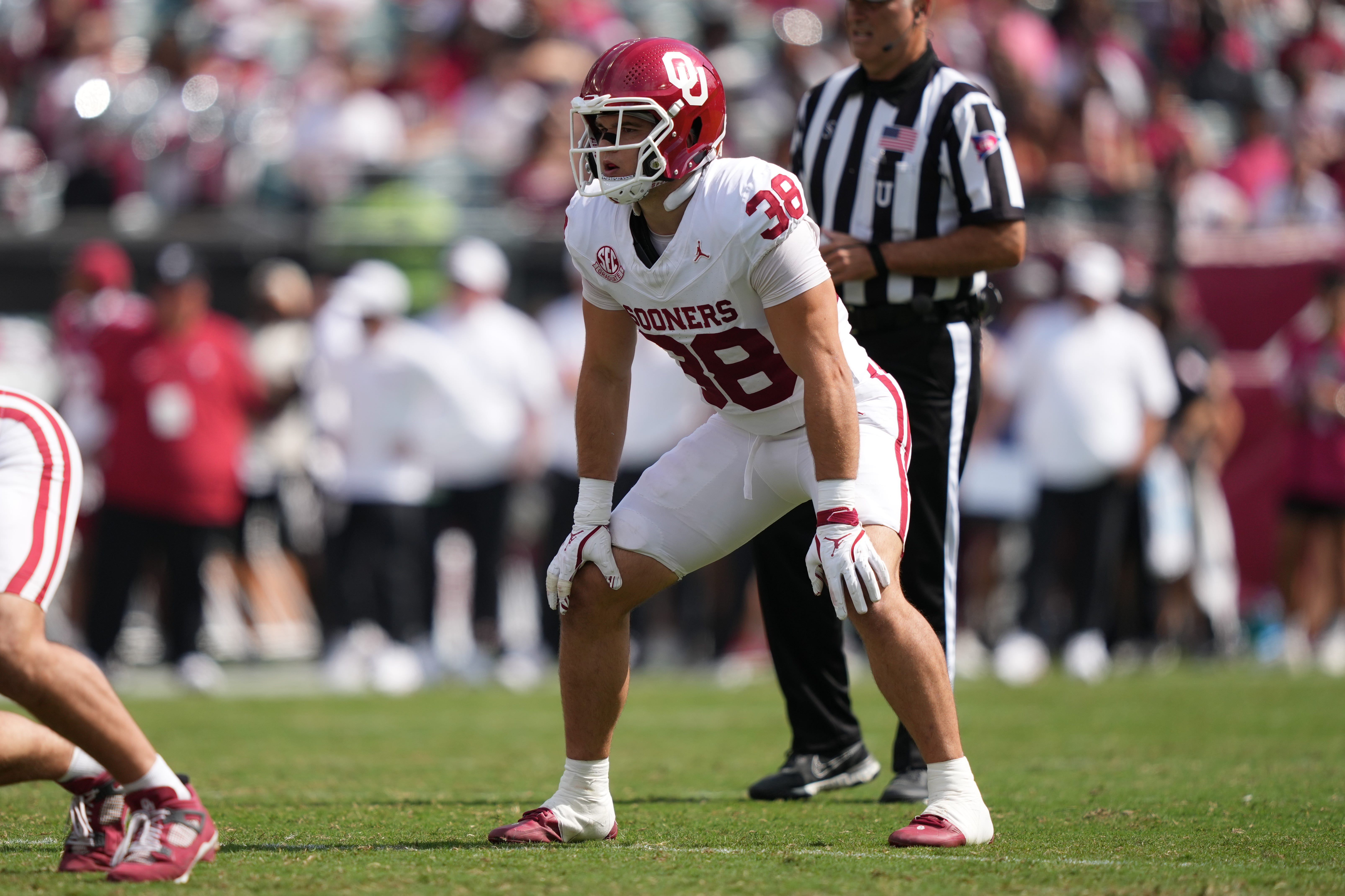 Former Oklahoma linebacker praises coach Brent Venables at combine