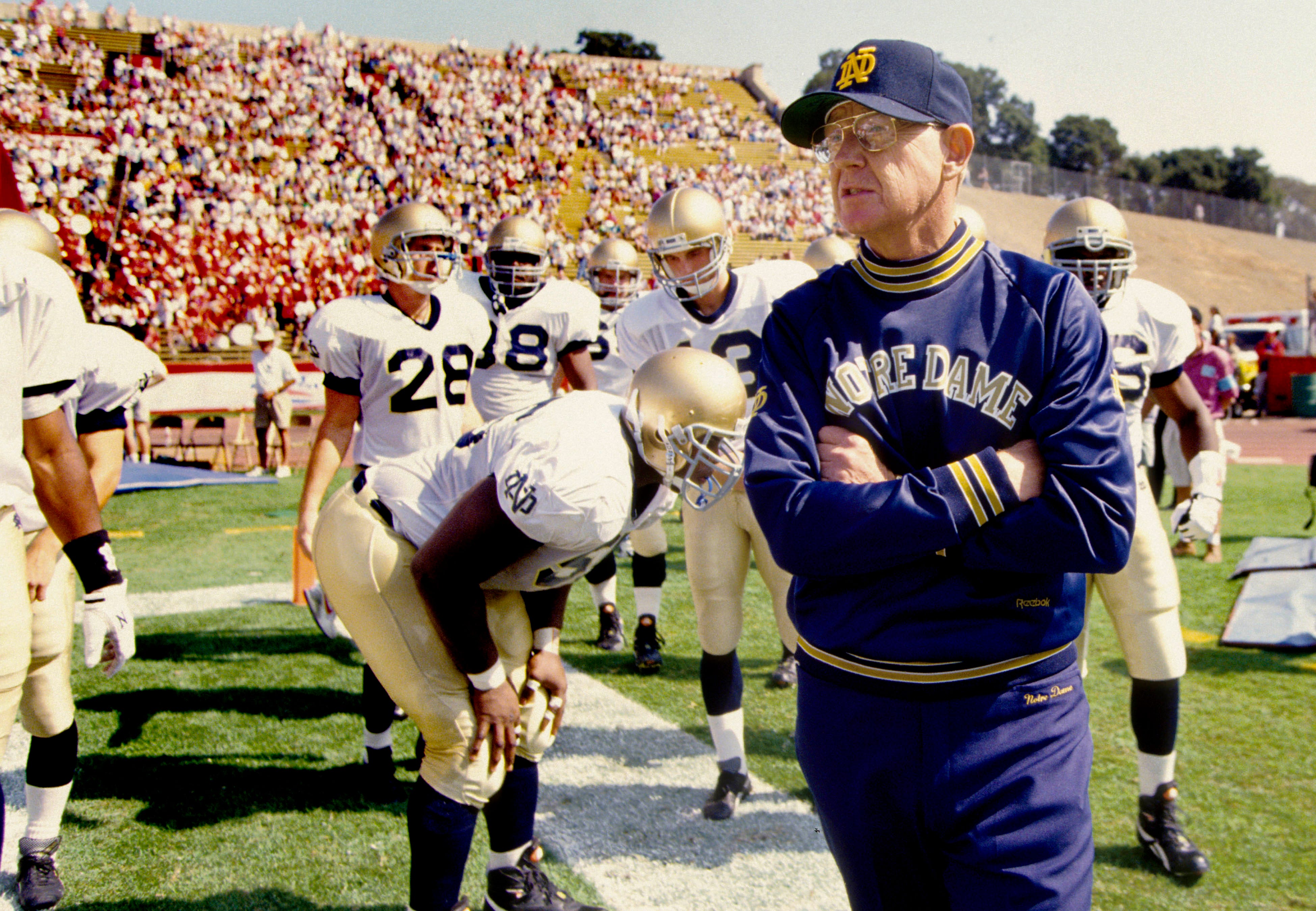 https://www.gannett-cdn.com/authoring/authoring-images/2026/01/30/USAT/88429746007-lou-holtz-10.jpg?auto=webp&crop=3899,2193,x0,y253&format=pjpg&width=1200