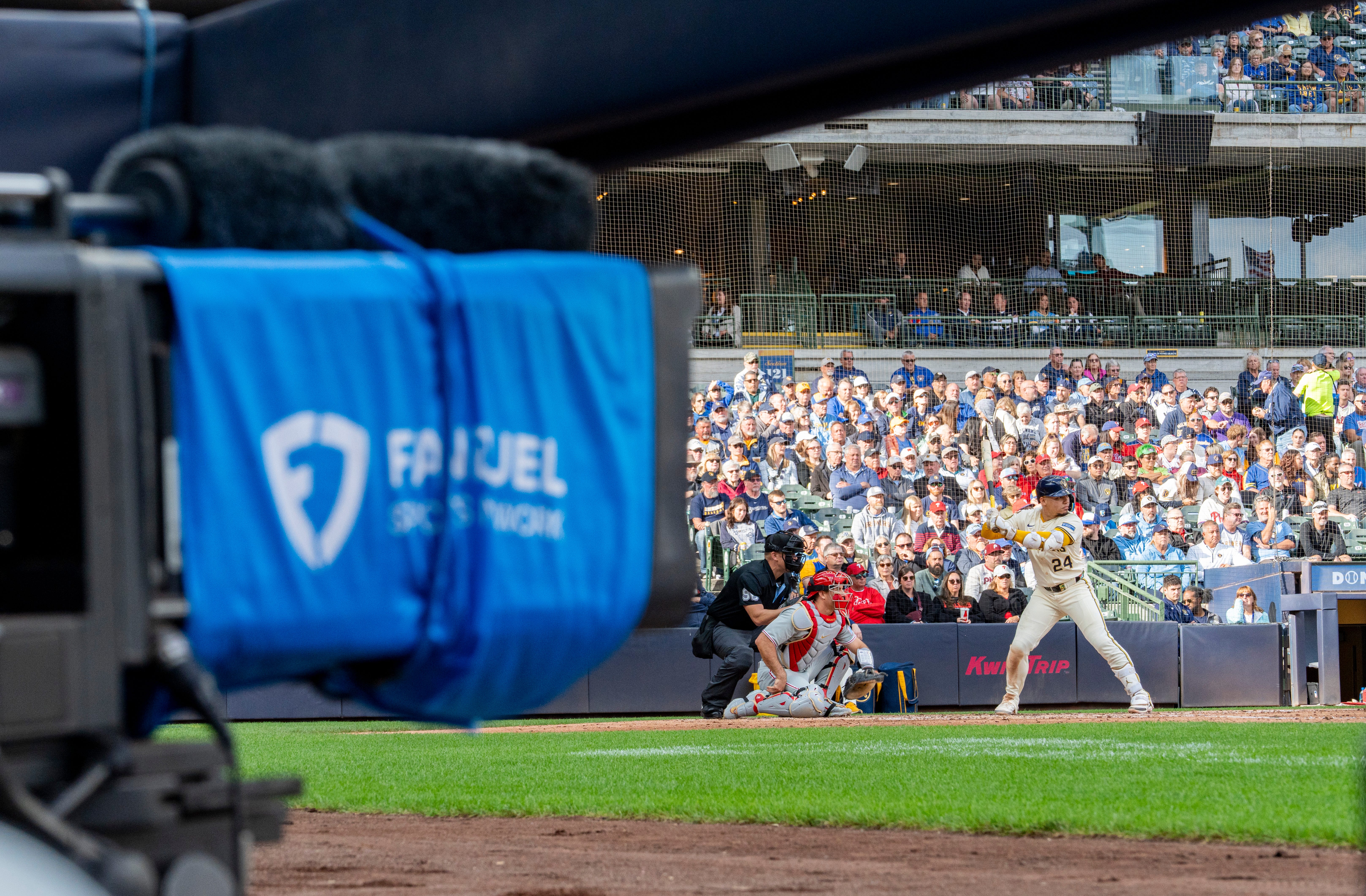 How do you watch Milwaukee Brewers games in 2026?