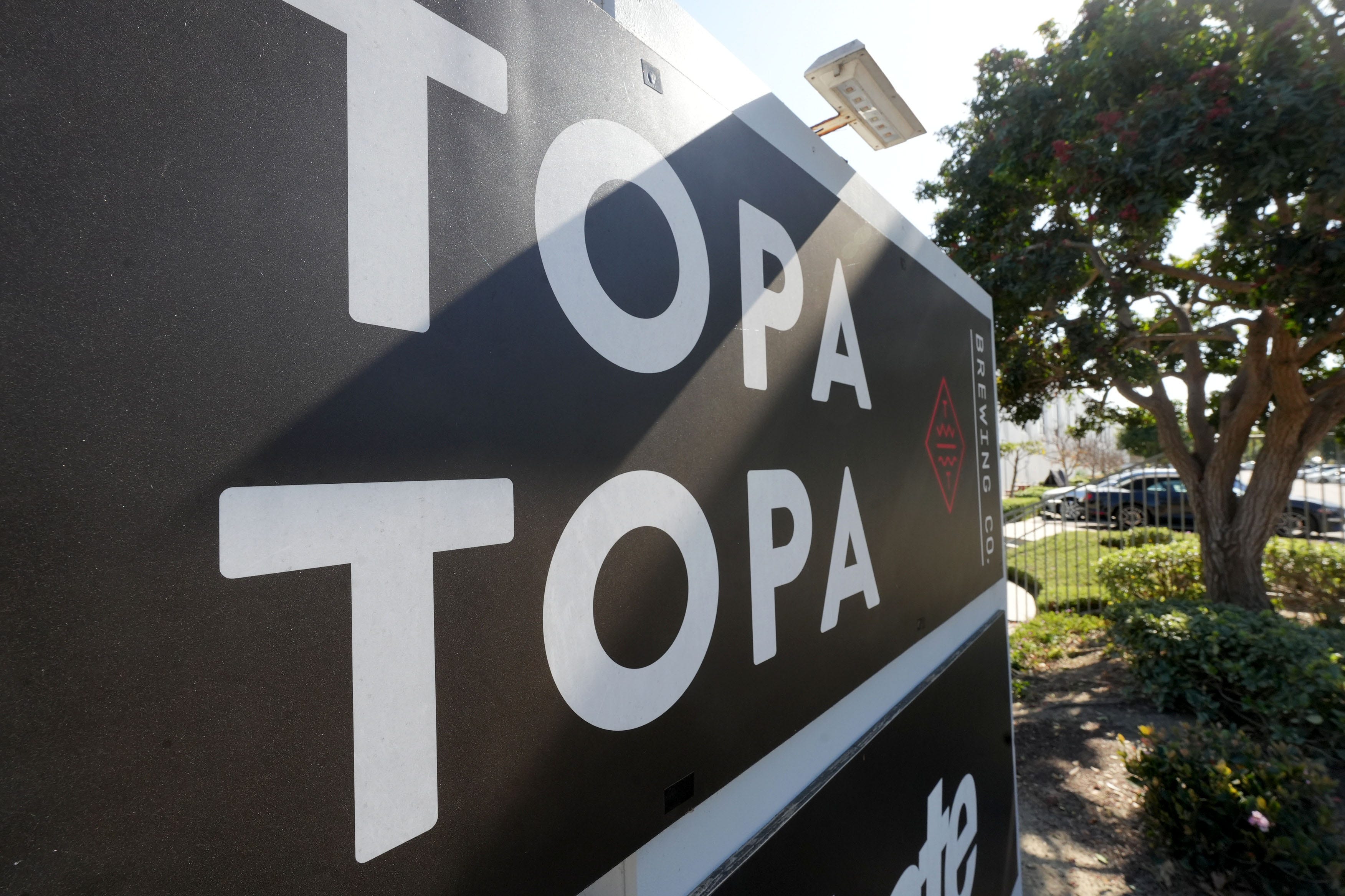 Layoffs arrive at Ventura's Topa Topa as craft beer boom fades