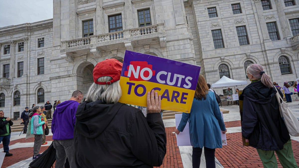 Health insurers may cut benefits for seniors in 2027. Here’s why Health insurers may cut benefits for seniors in 2027. Here’s why