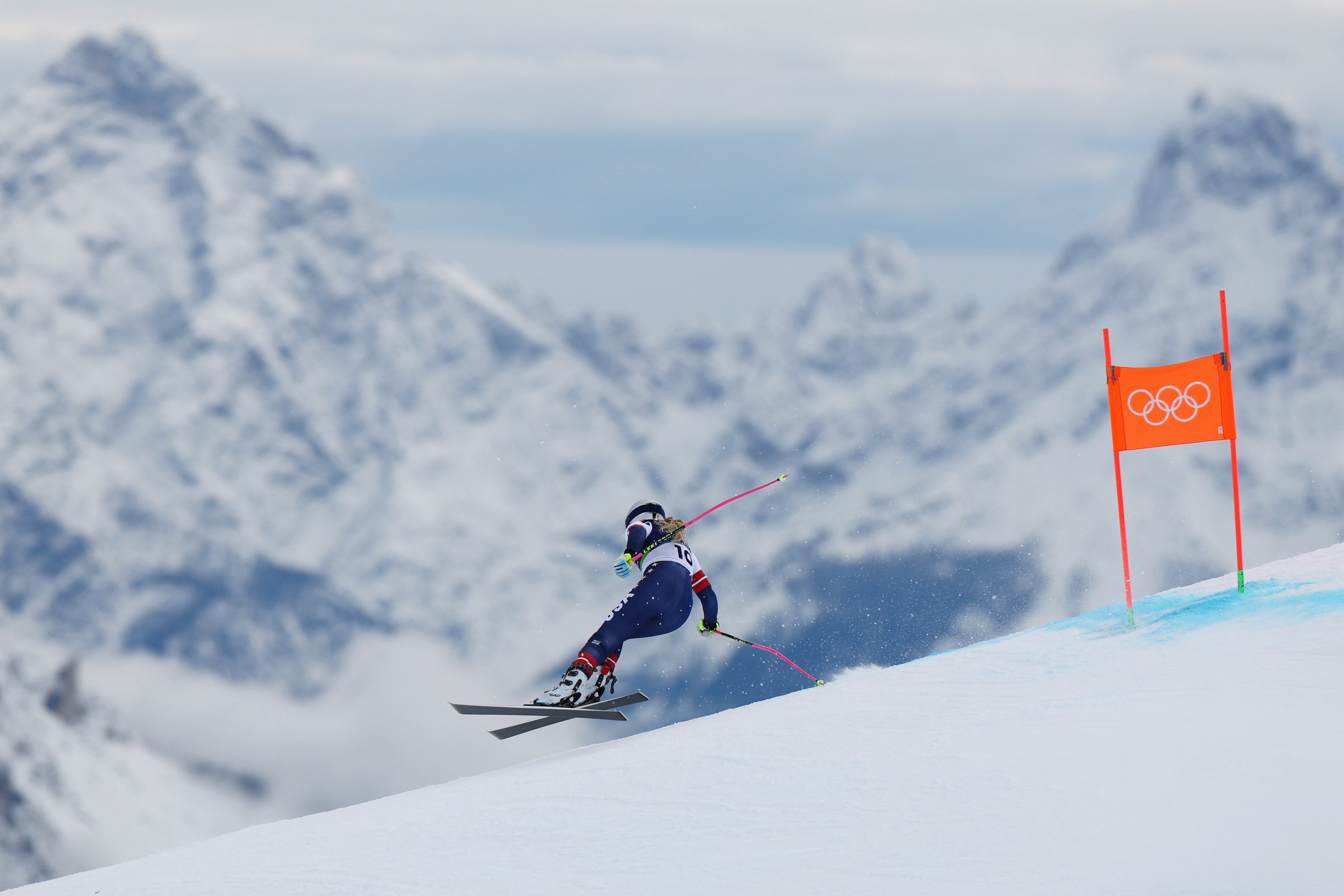 Lindsey Vonn injury update: Broken leg, crash details, Olympics video