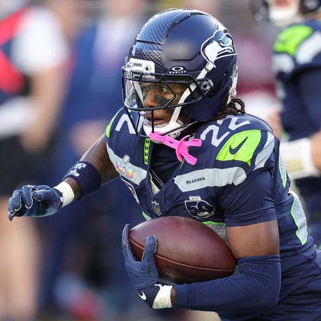 SANTA CLARA, CALIFORNIA - FEBRUARY 08: Rashid Shaheed #22 of the Seattle Seahawks runs with the ball during the first quarter of Super Bowl LX against the New England Patriots at Levi's Stadium on February 08, 2026 in Santa Clara, California. (Photo by Ronald Martinez/Getty Images)
