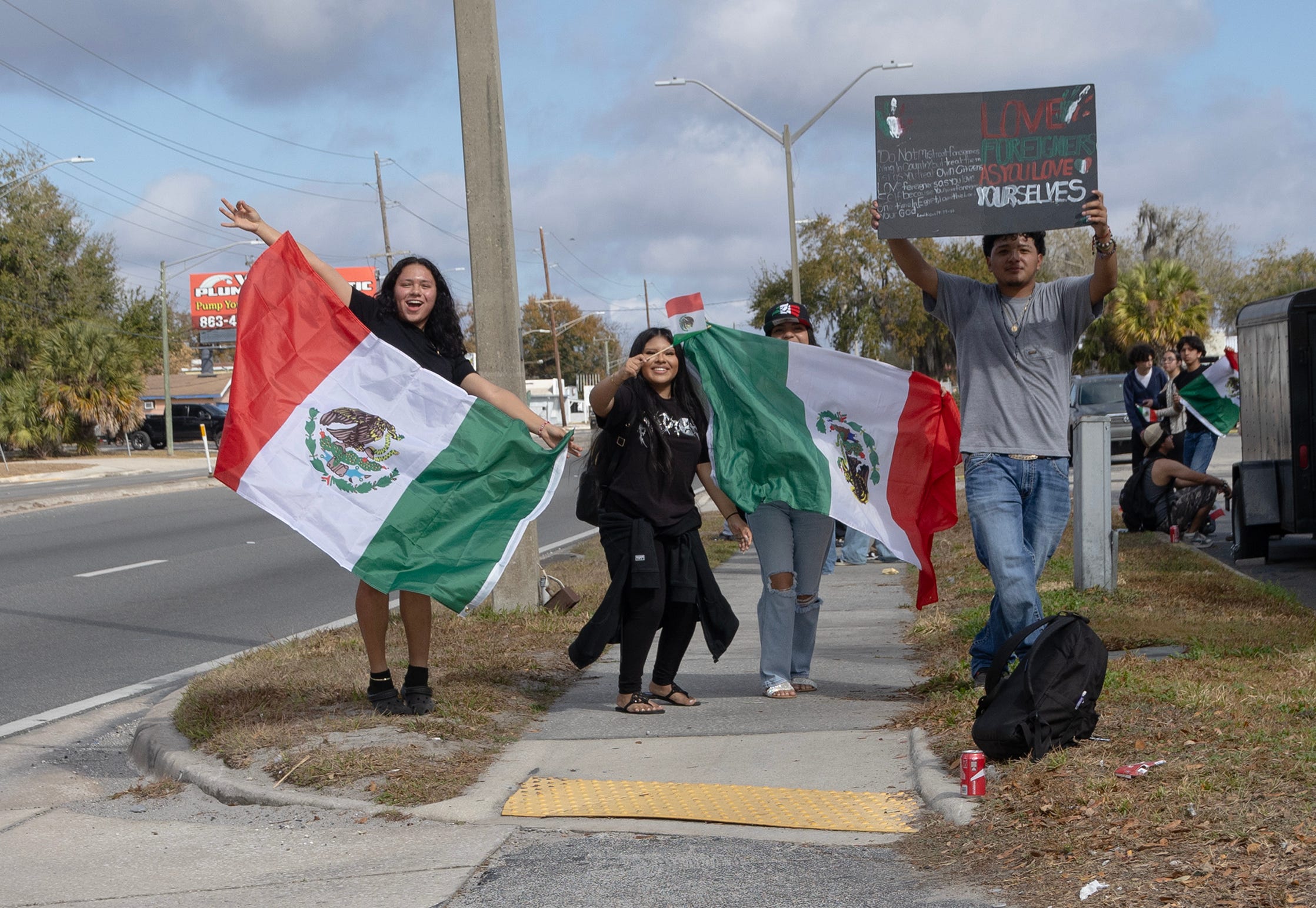 Kathleen High students walk out to protest mass deportations