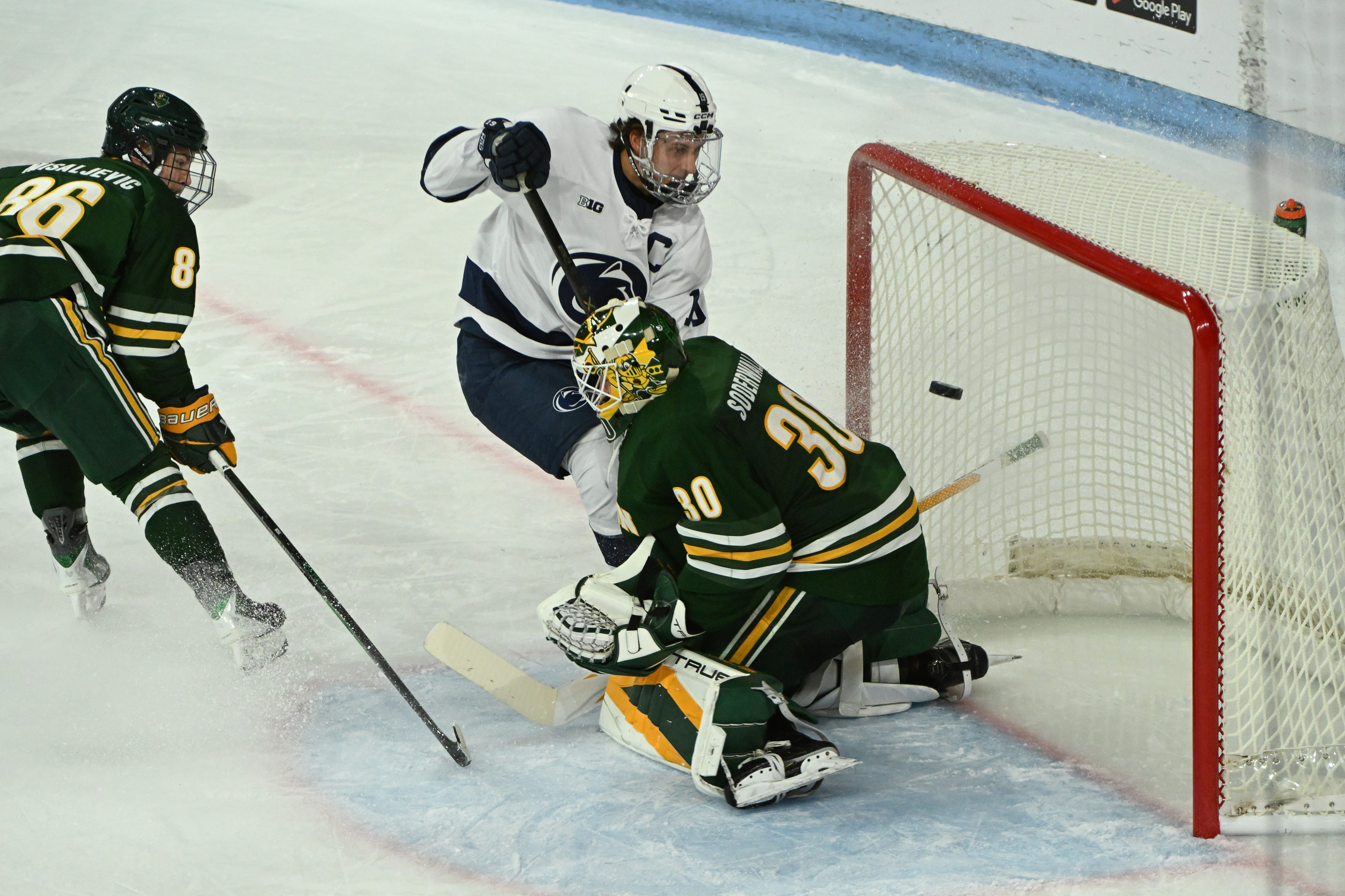 Penn State hockey slips in updated USCHO Division 1 poll