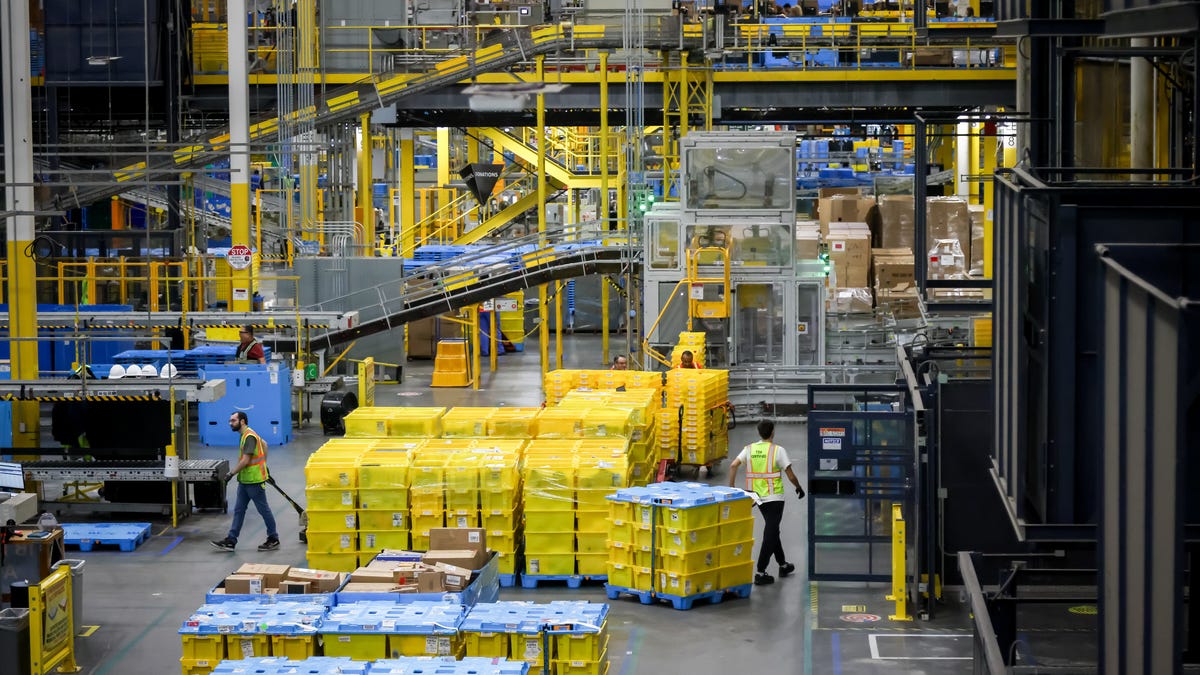 Amazon dethrones Walmart as world’s biggest company by sales Amazon dethrones Walmart as world’s biggest company by sales