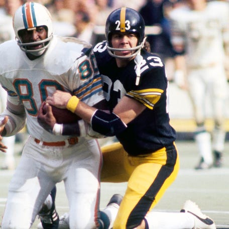 Mike Wagner, football, 1949-2026