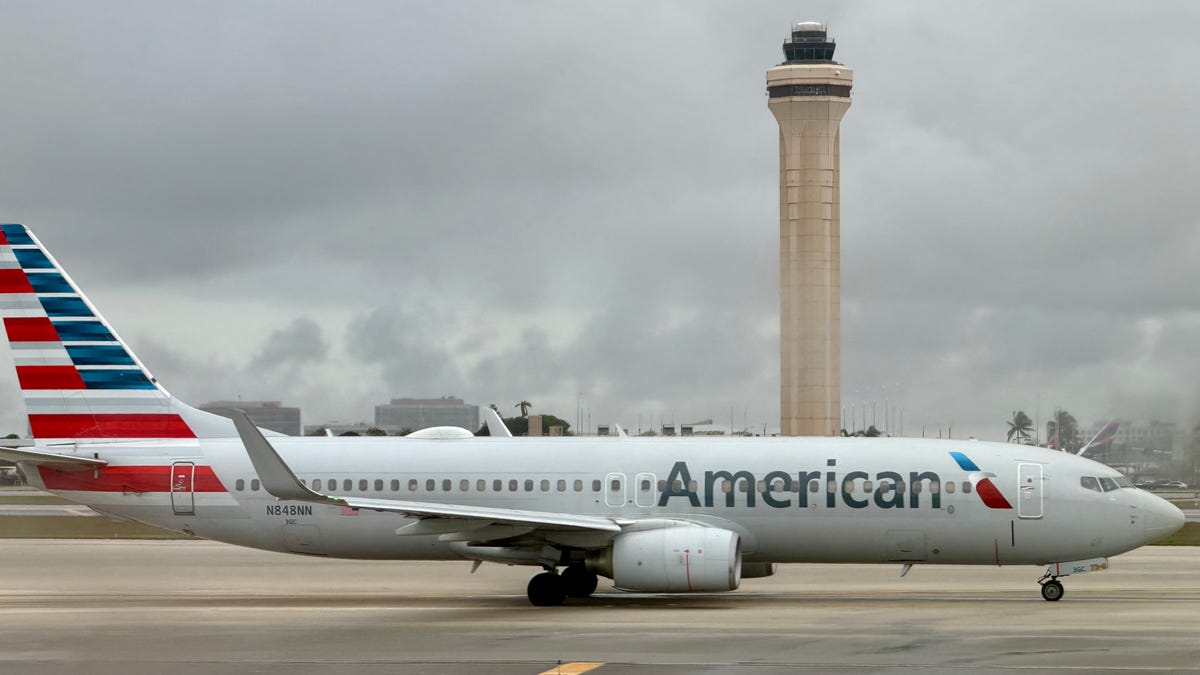 'Puncture' found in American Airlines plane in Colombia
