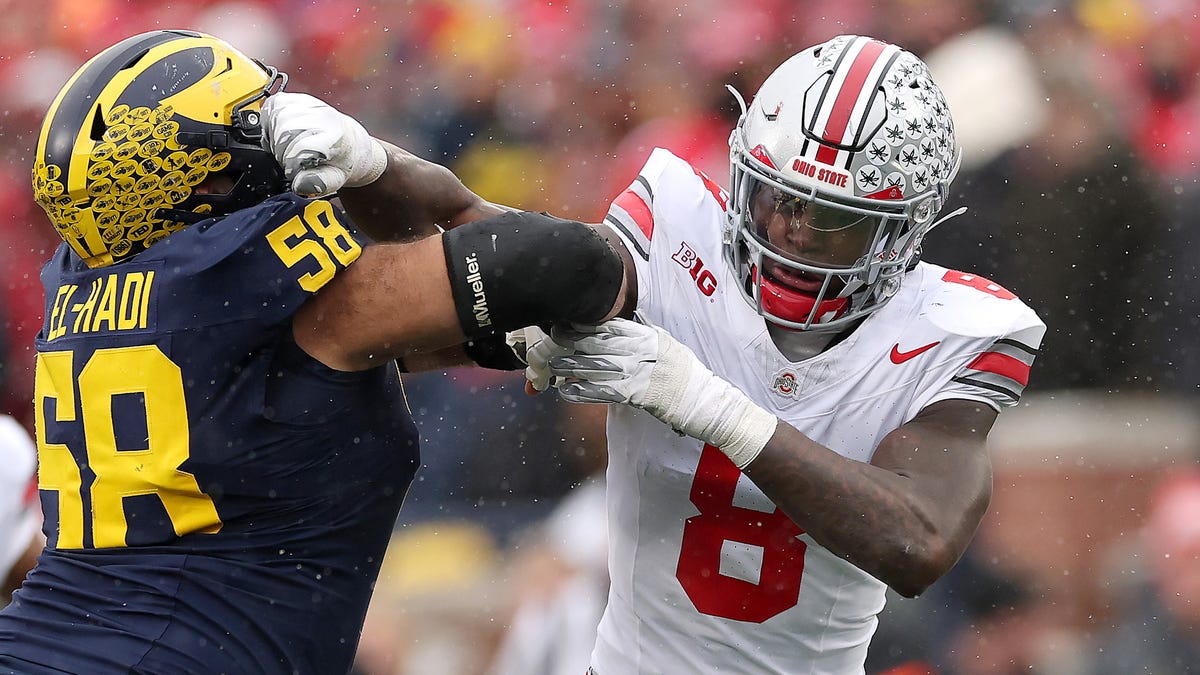 USA TODAY Sports’ Michael Middlehurst-Schwartz projects the first round of the 2026 NFL Draft, led by Arvell Reese and Fernando Mendoza.