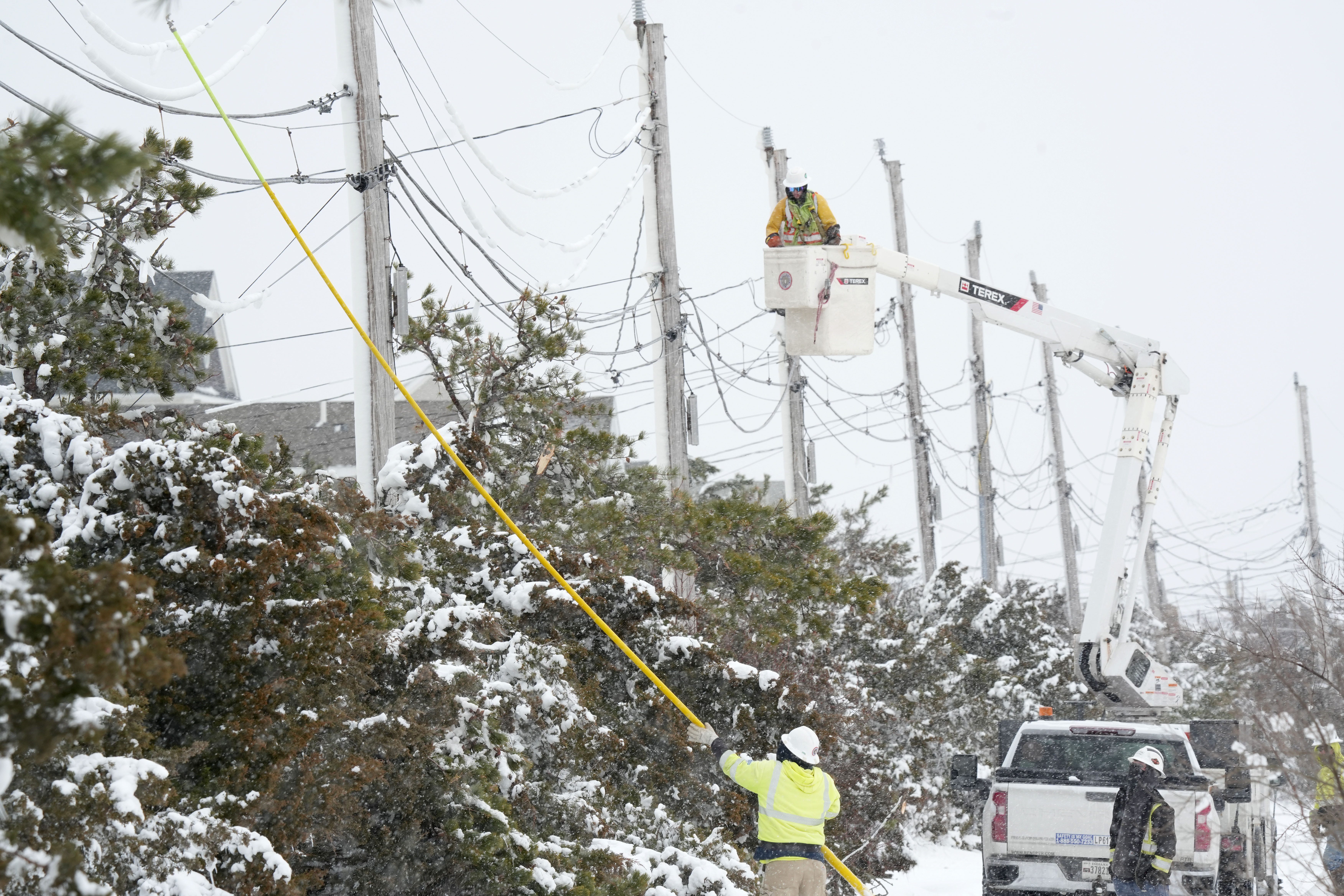 Thousands still without power on Cape Cod. Here's the latest from Eversource