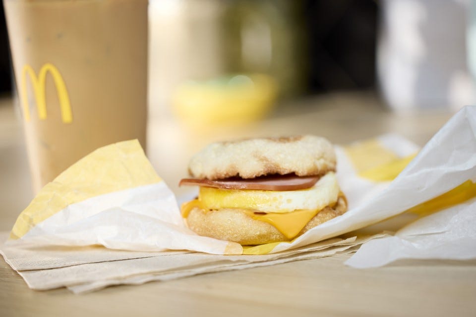 McDonald's bietet am 2. März Egg McMuffins für 1 Dollar an ...