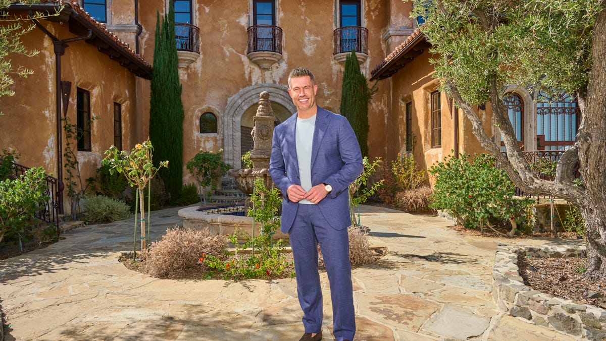 'Bachelor' alumni to return for mansion makeover. Who's in the cast?