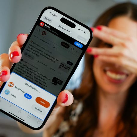 How to use Hide Distracting Items on iPhone.