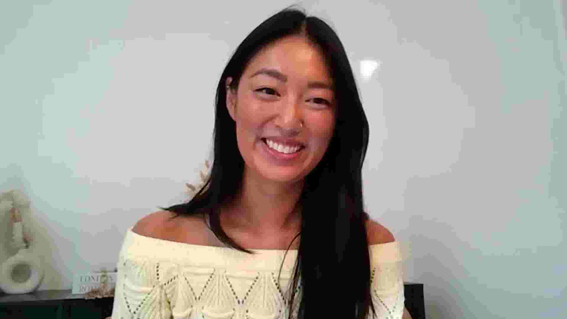 'Love is Blind' Emma speaks out on her cast photo's 'blurred' arm