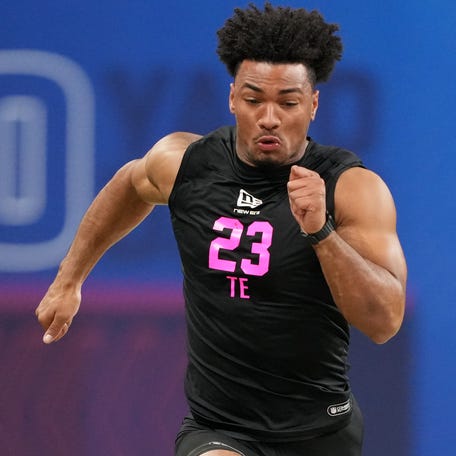 Oregon tight end Kenyon Sadiq during the NFL Scouting Combine at Lucas Oil Stadium in Indianapolis on Feb. 27, 2026.