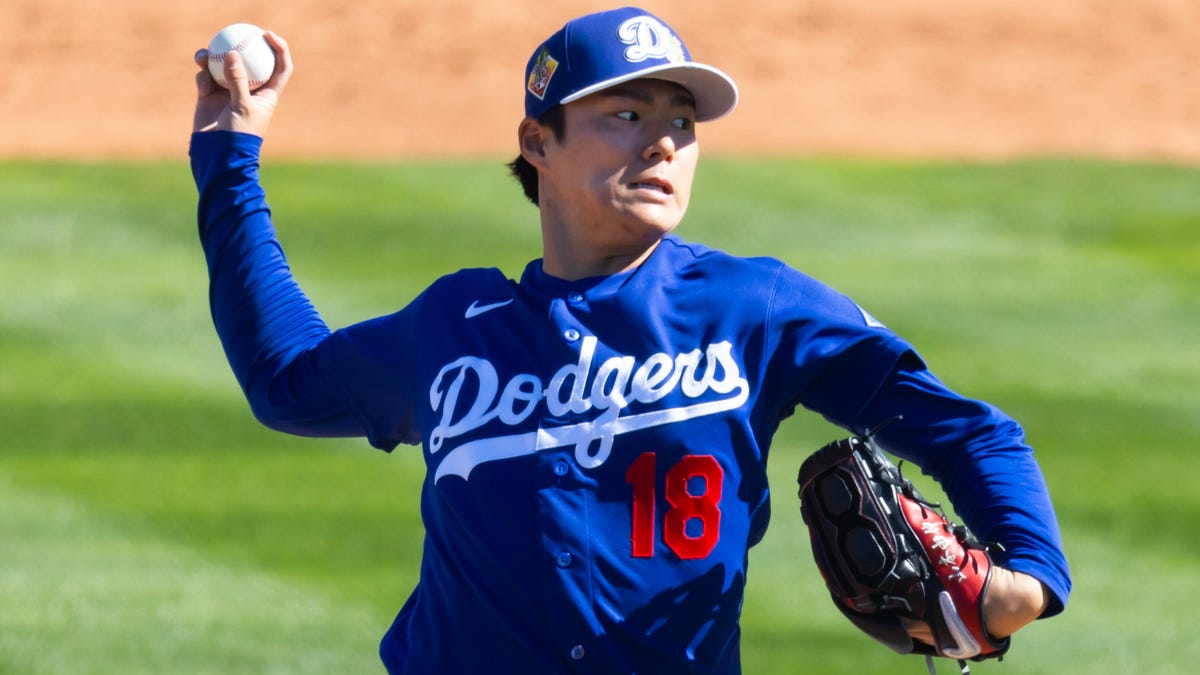 Yoshinobu Yamamoto balances workload for WBC repeat, Dodgers three-peat