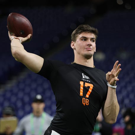 INDIANAPOLIS, INDIANA - FEBRUARY 28: Ty Simpson of the Alabama Crimson Tide throws a pass during the 2026 NFL Scouting Combine at Lucas Oil Stadium on February 28, 2026 in Indianapolis, Indiana.