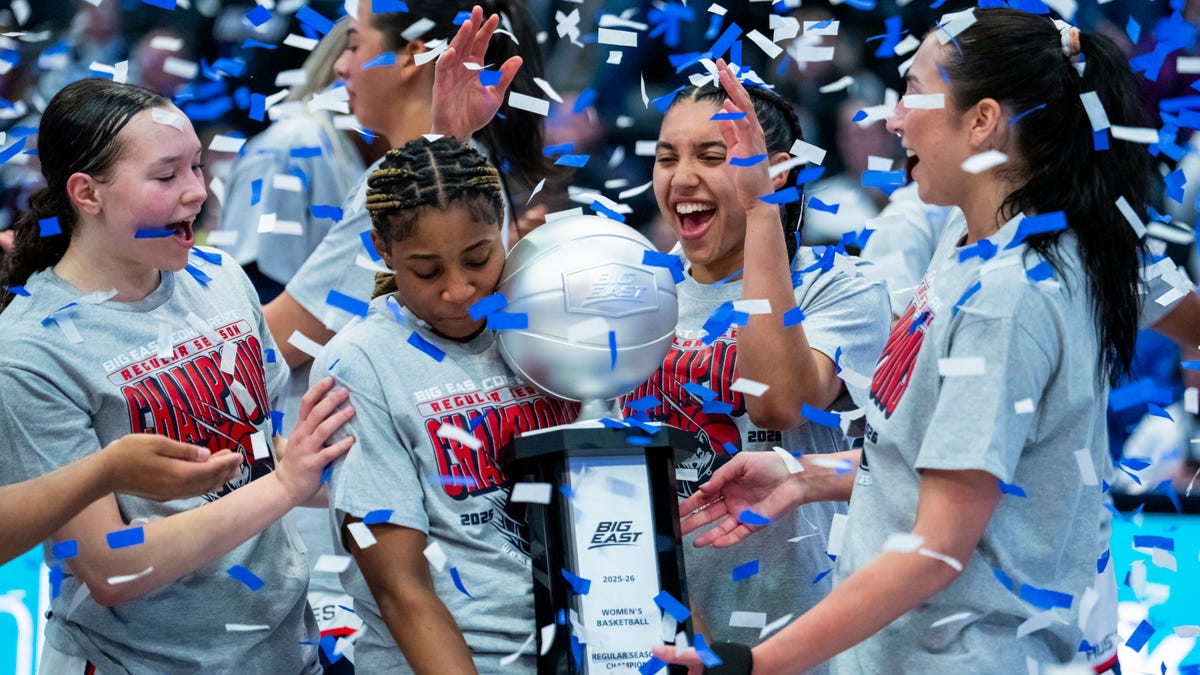 UConn atop women’s basketball coaches poll as March Madness begins