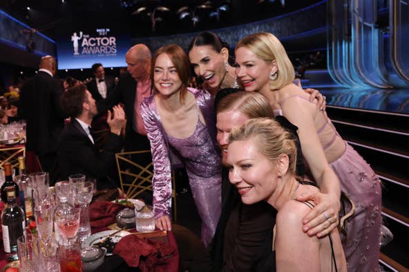 <p style="margin: 0px;">From left, Emma Stone, Demi Moore, Michelle Williams, Jesse Plemons and Kirsten Dunst </p>