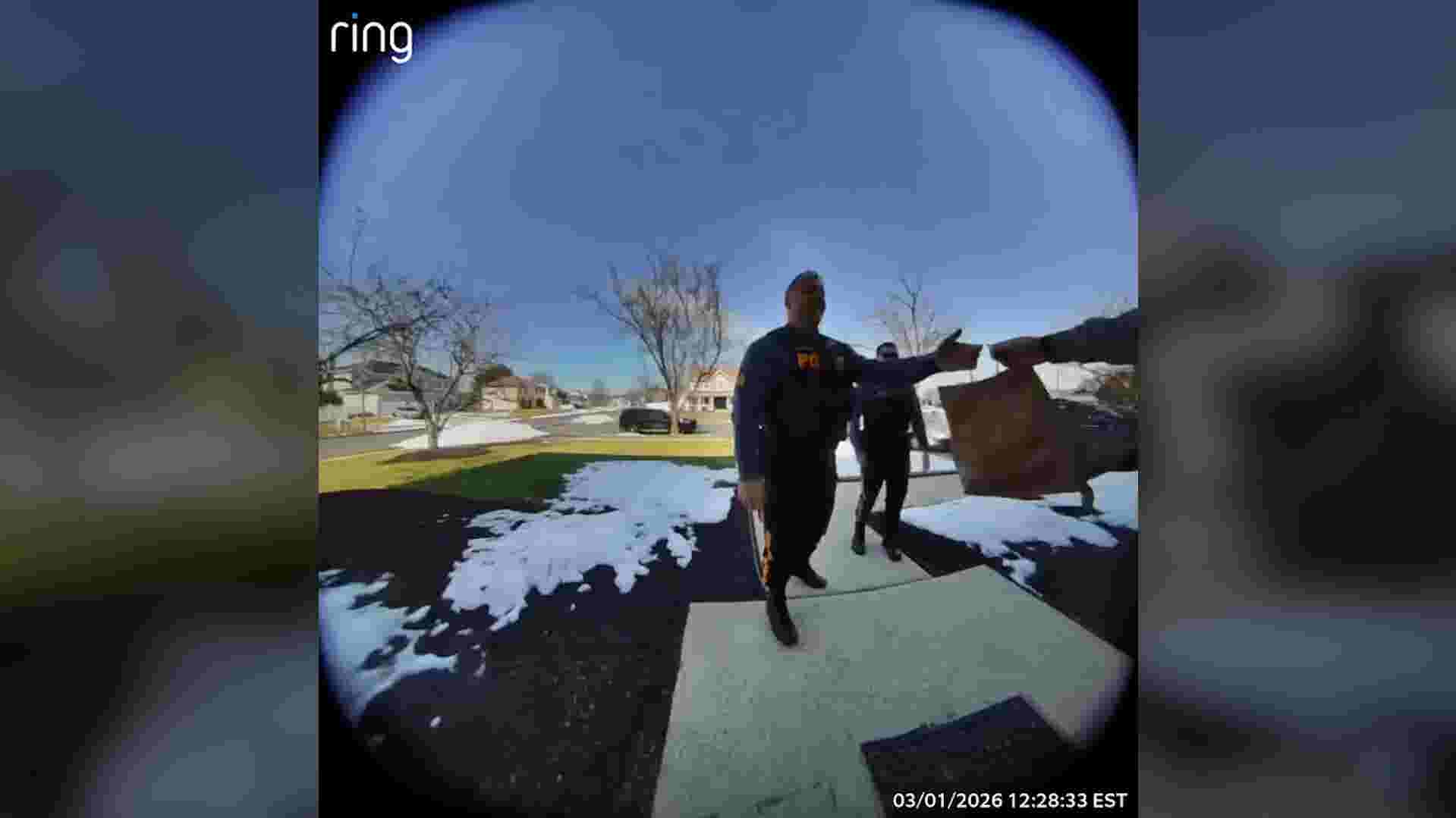 See police deliver DoorDash order for preoccupied driver