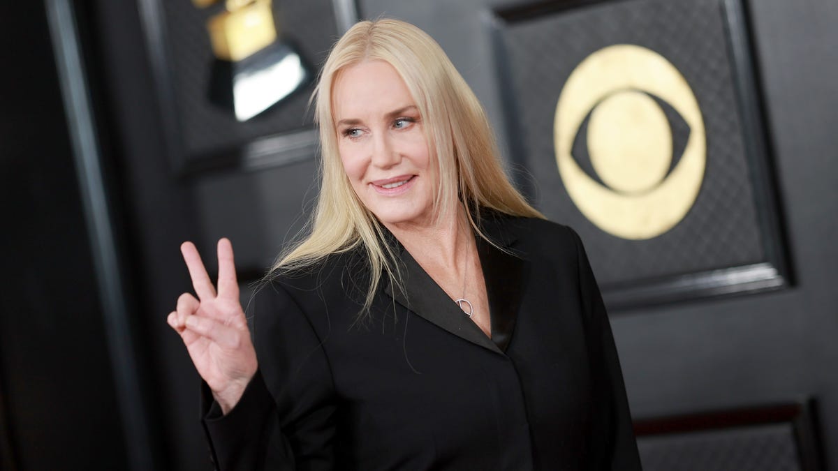 Daryl Hannah photos - See actress and JFK Jr. ex through the years