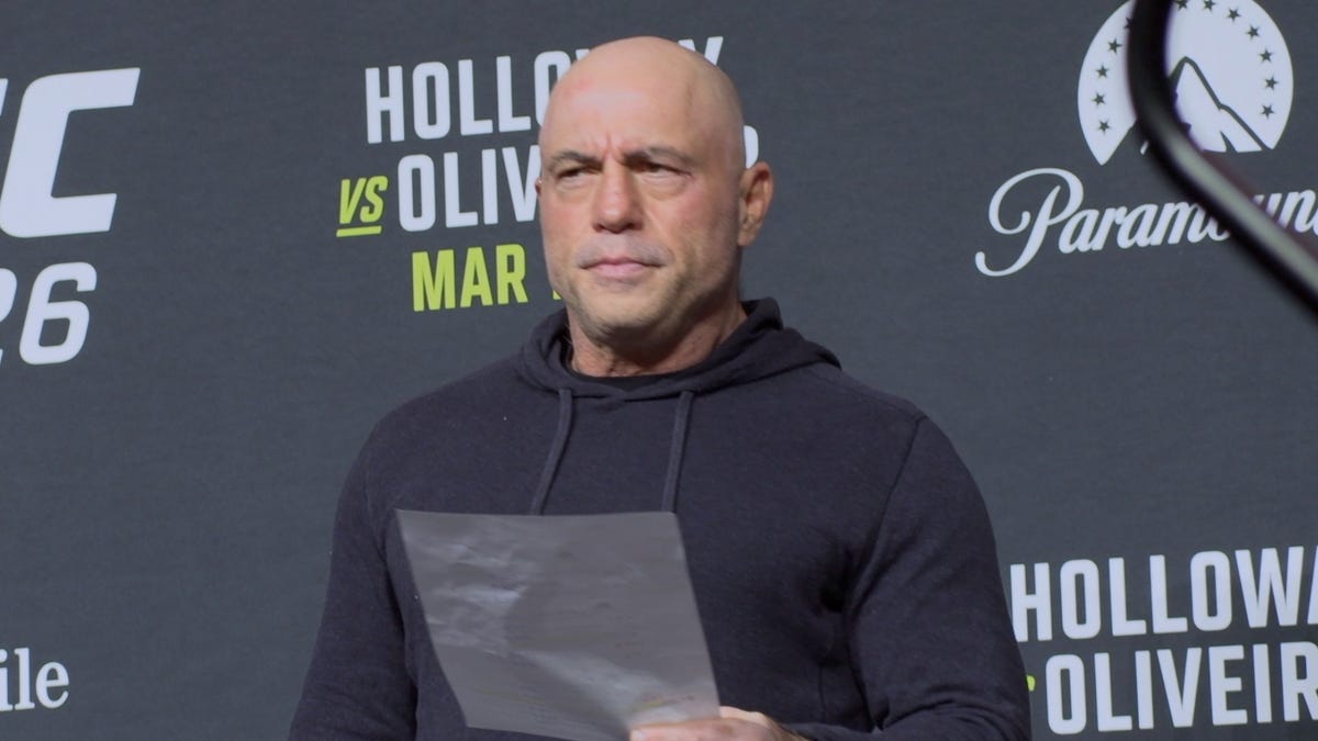Joe Rogan nombra a una leyenda olvidada de UFC en el debate GOAT de peso pesado