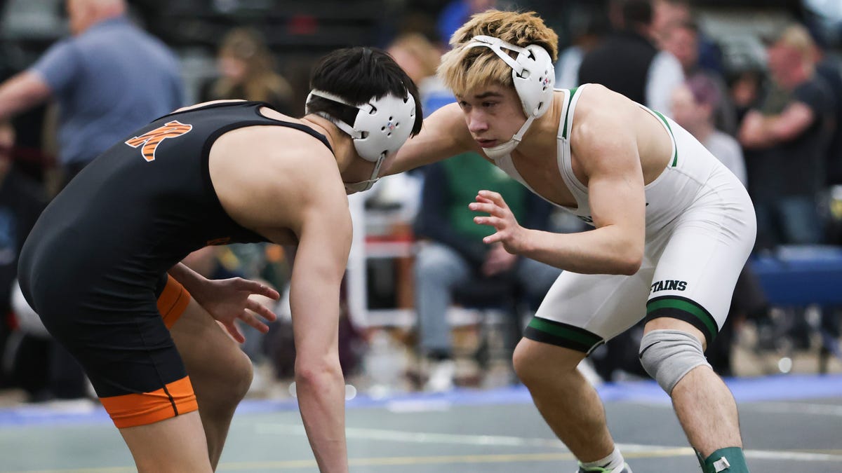 Take a look: RI wrestlers compete at the New England championships