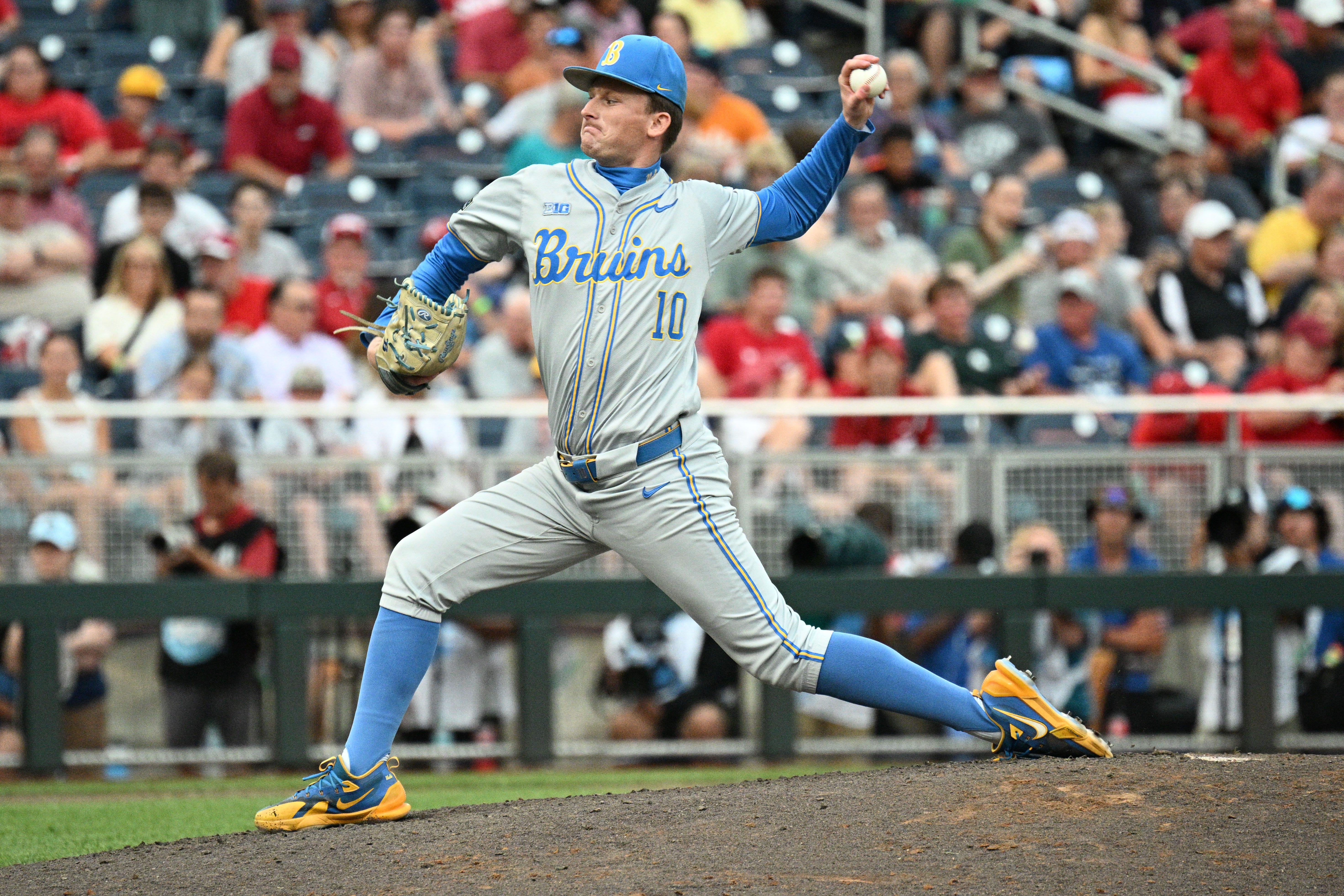 UCLA remains No. 1 in the USA TODAY Sports baseball poll, but the top 10 got a new look with a pair of SEC teams tumbling down the rankings.