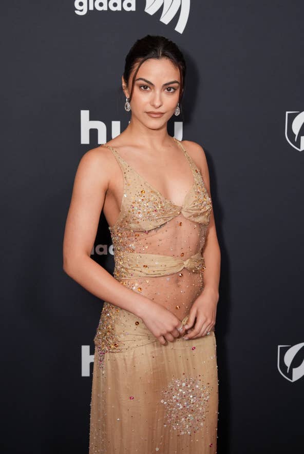 <p style="margin: 0px;">Camila Mendes </p>