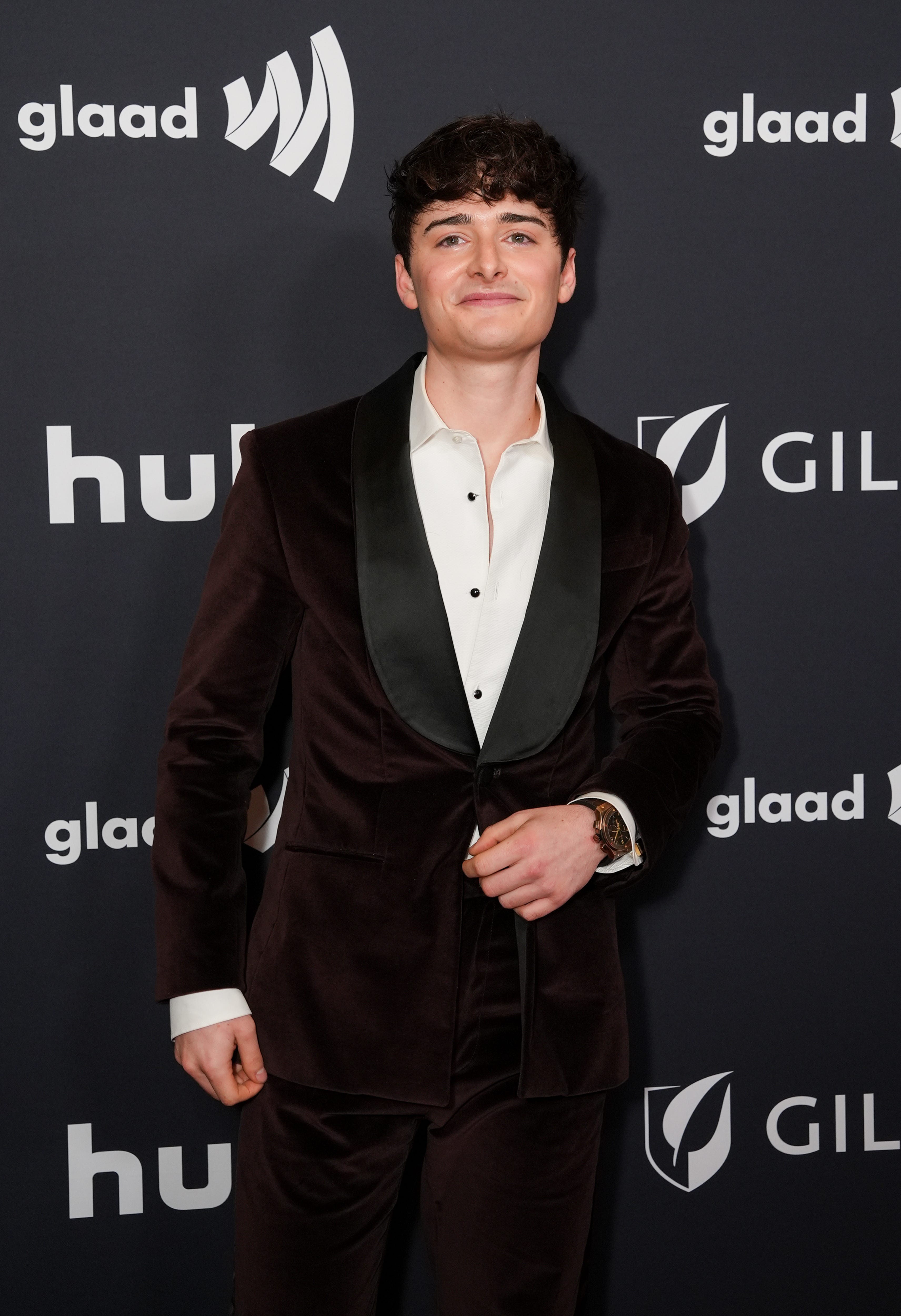 <p style="margin: 0px;">Noah Schnapp </p>