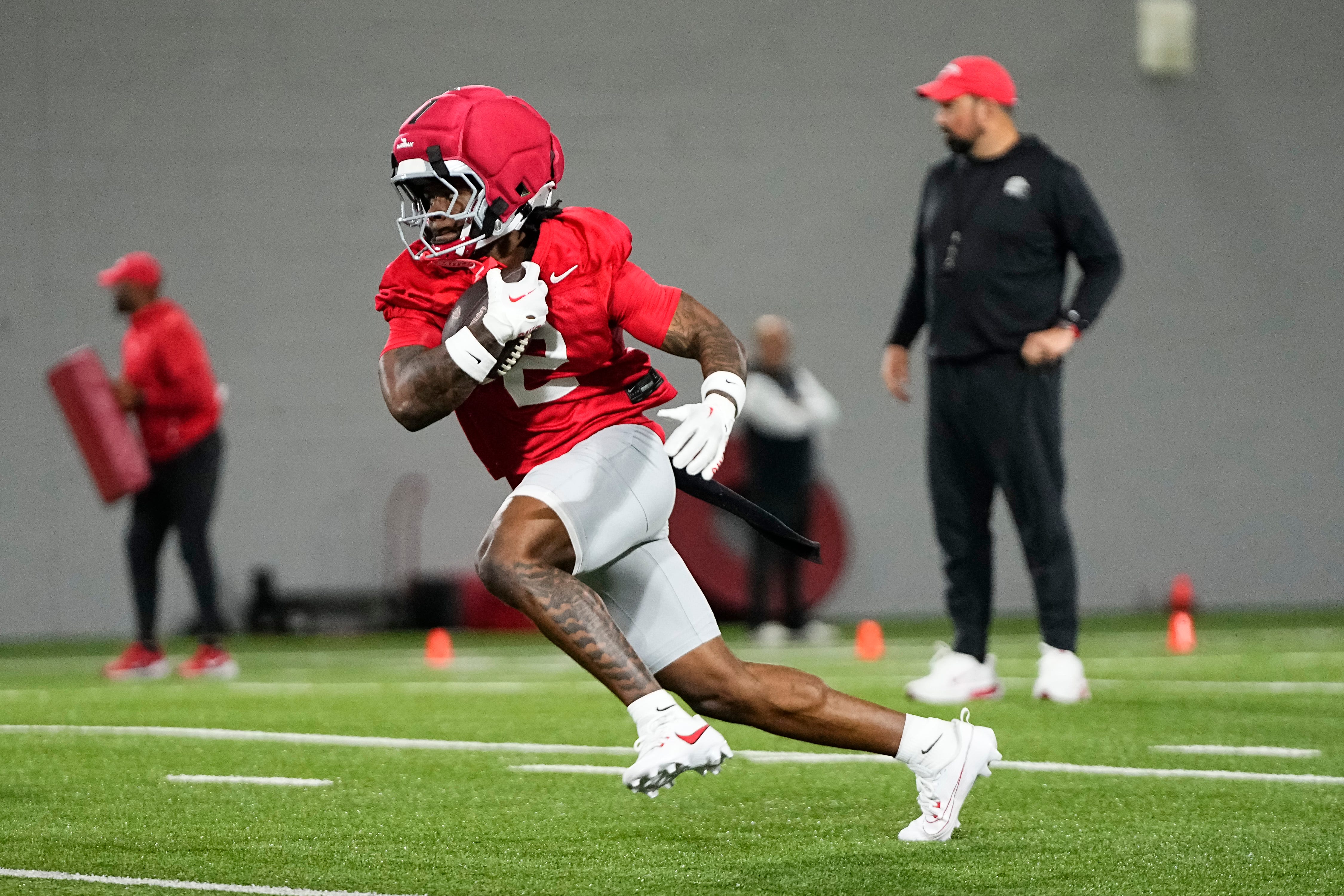 Ohio State RB coach says Legend Bey’s running ‘looks like art’