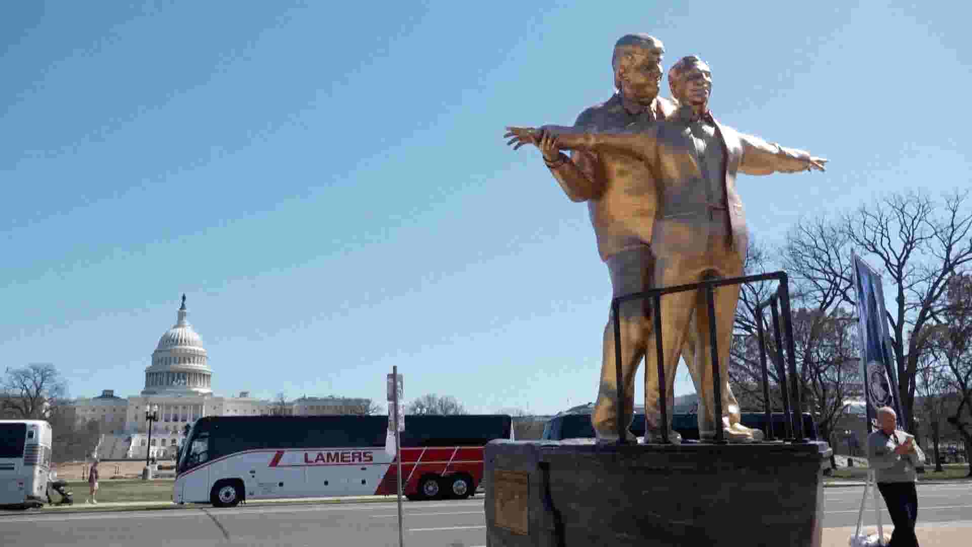 Trump, Epstein statue recreates iconic &lsquo;Titanic&rsquo; scene