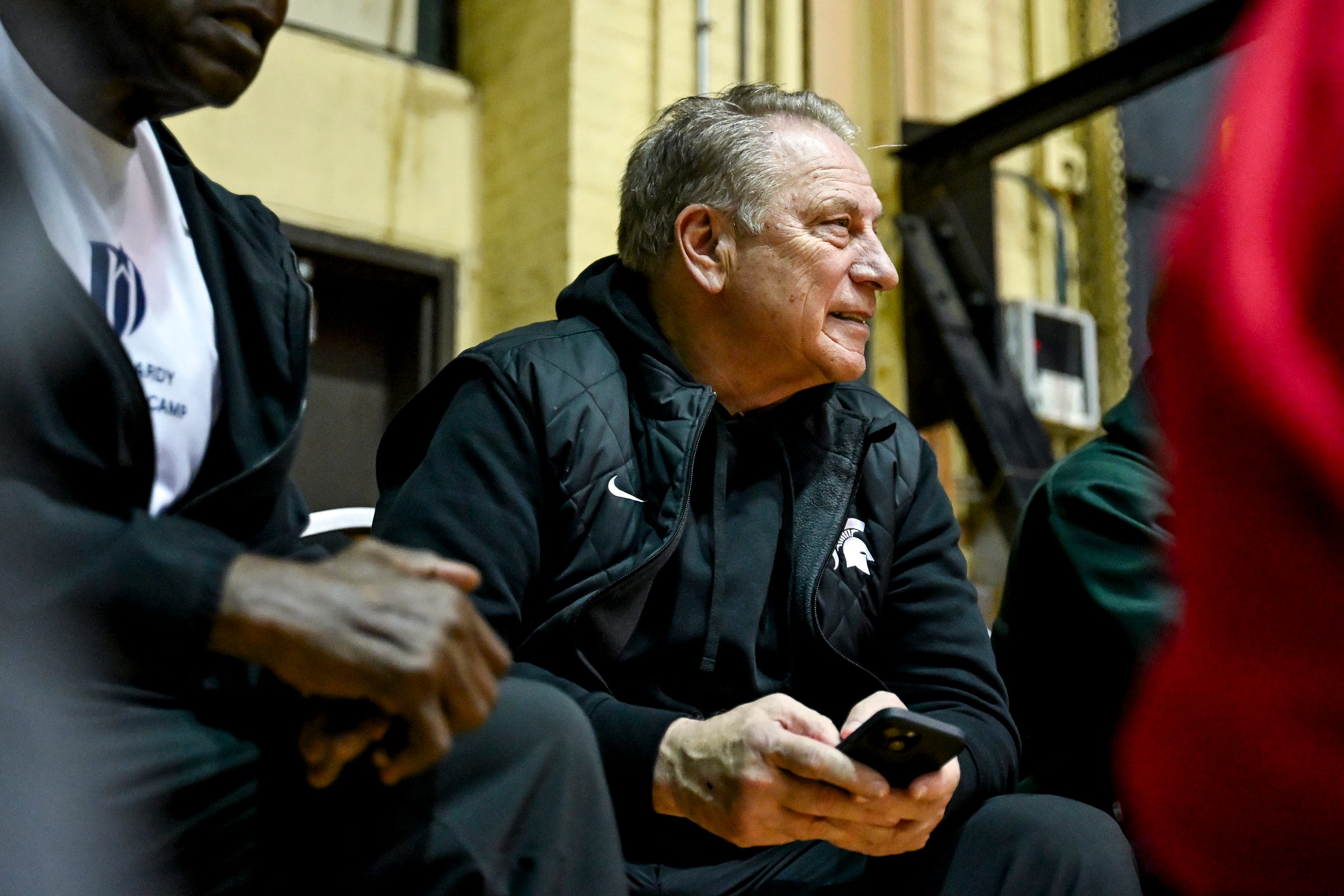 Their names are similar, but Michigan State basketball coach Tom Izzo and North Dakota broadcaster Dom Izzo will miss each other at NCAA Tournament.