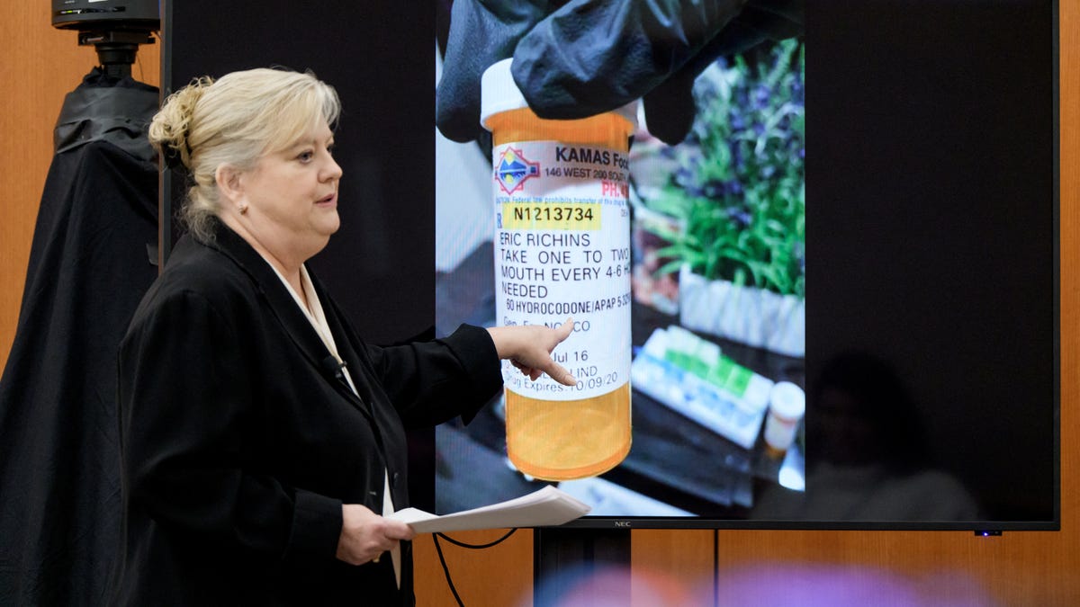 Kathy Nester, the defense attorney for Kouri Richins, a Utah mother accused of fatally poisoning her husband, shows the jury an image of a pill bottle while delivering her opening statement in Richins' murder trial at the Summit County Courthouse in Park City, Utah, Monday, Feb. 23, 2026.