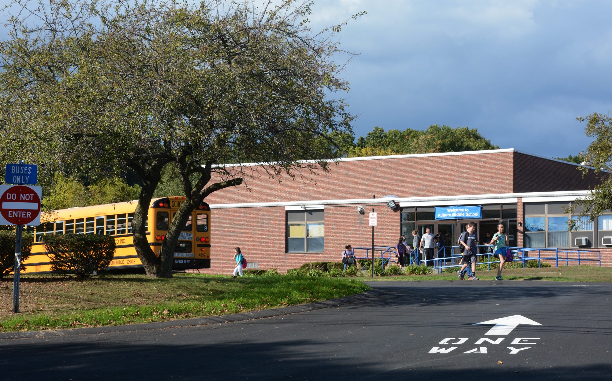 County DA declines to pursue charges on Auburn substitute teacher