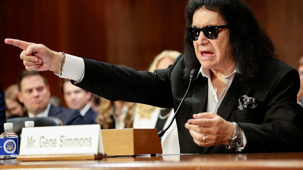 Gene Simmons says stars should 'shut up' about politics – 'Nobody cares'