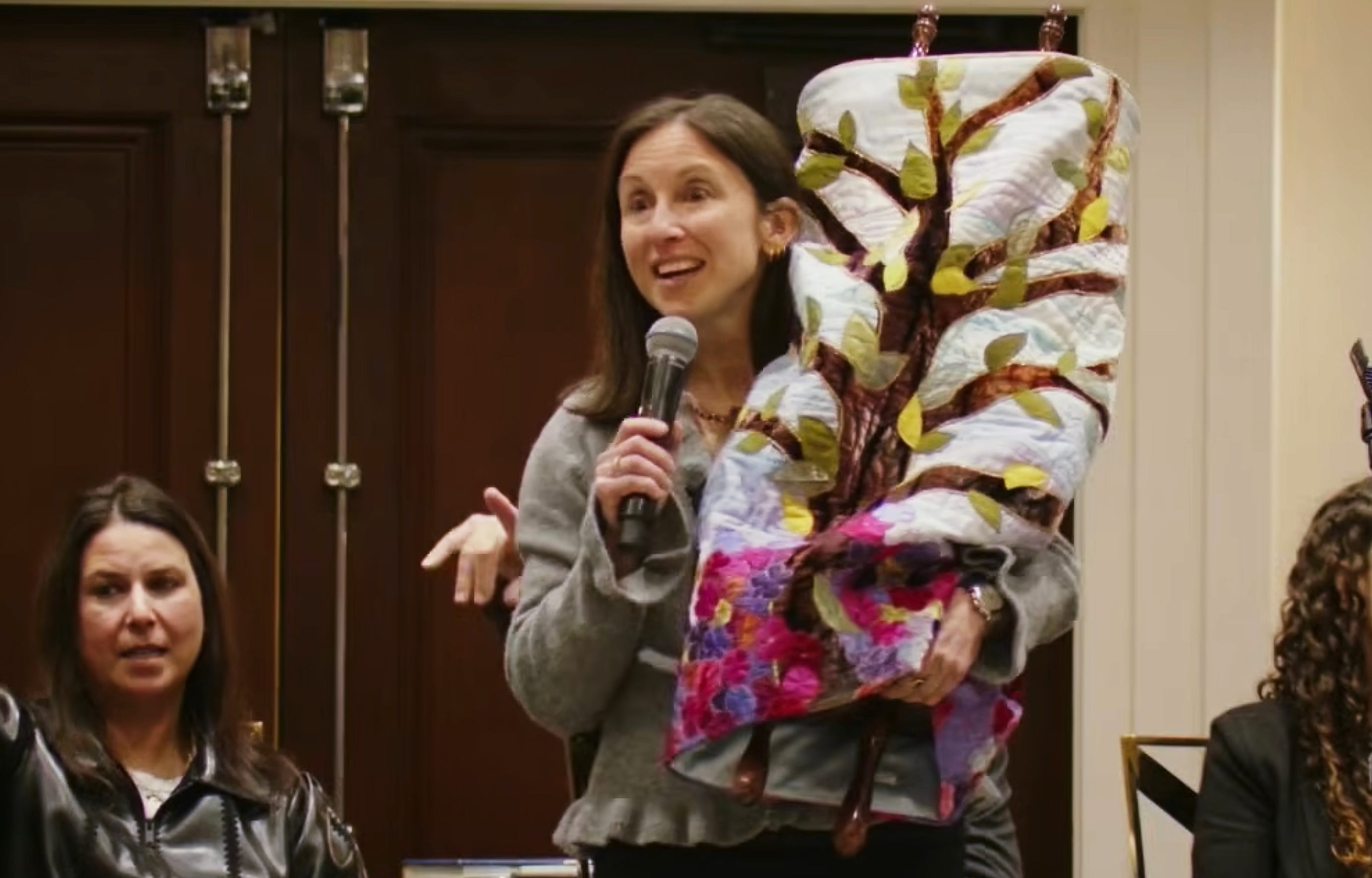 Temple Israel shows resilience at Shabbat service day after attack Temple Israel shows resilience at Shabbat service day after attack