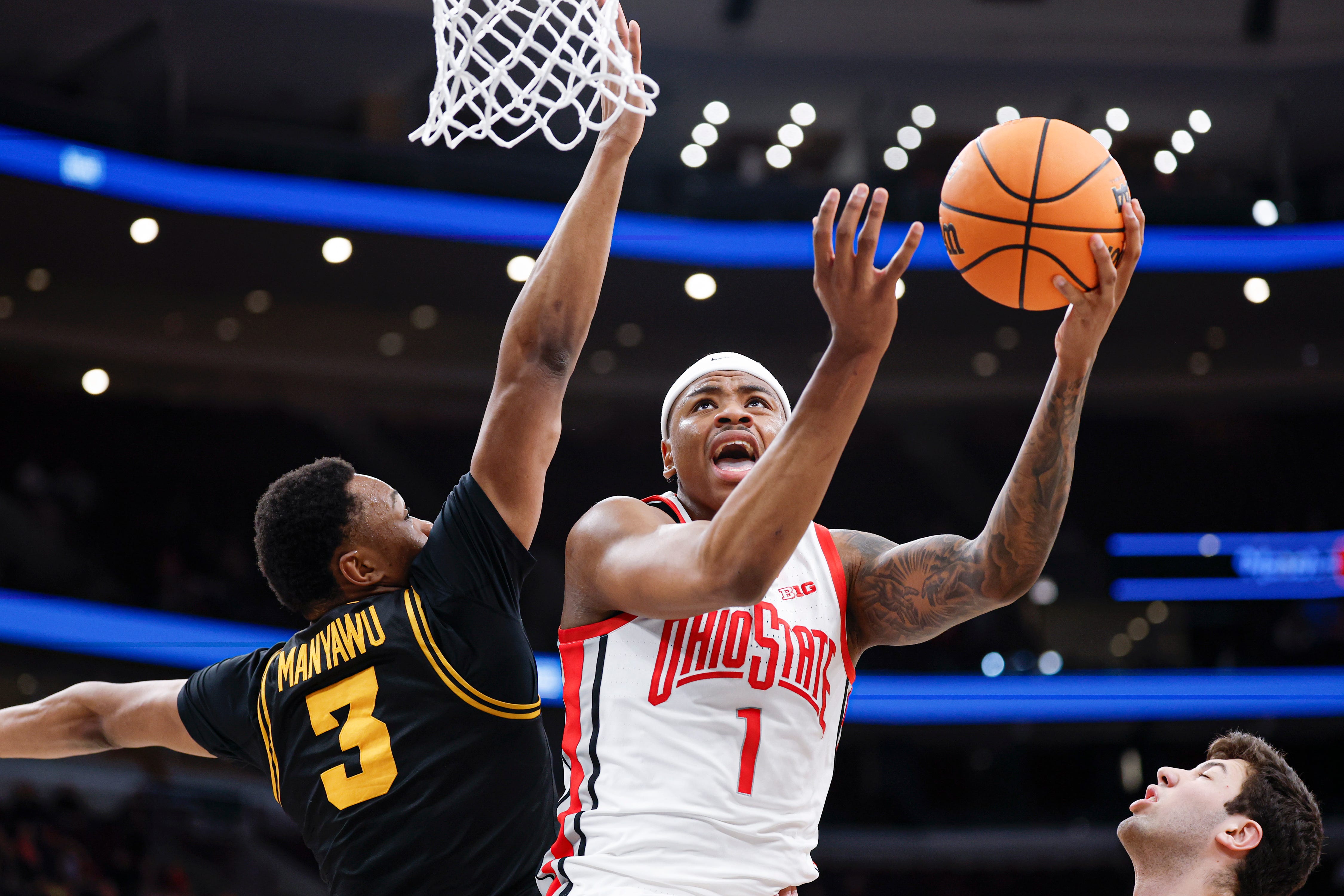 Action shot of the Ohio State vs Michigan basketball game