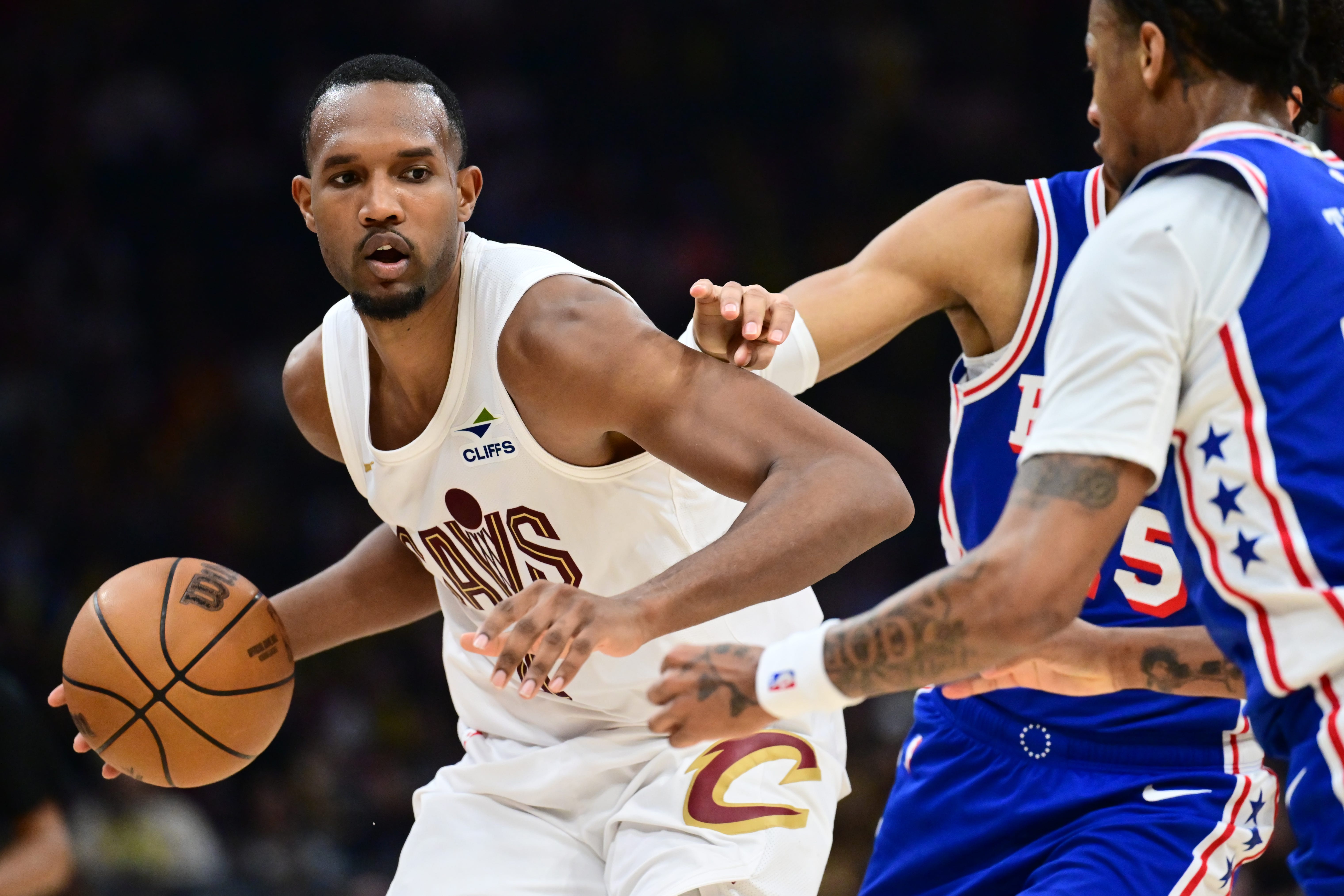 NBA players in action during a previous Cavaliers vs Mavericks game