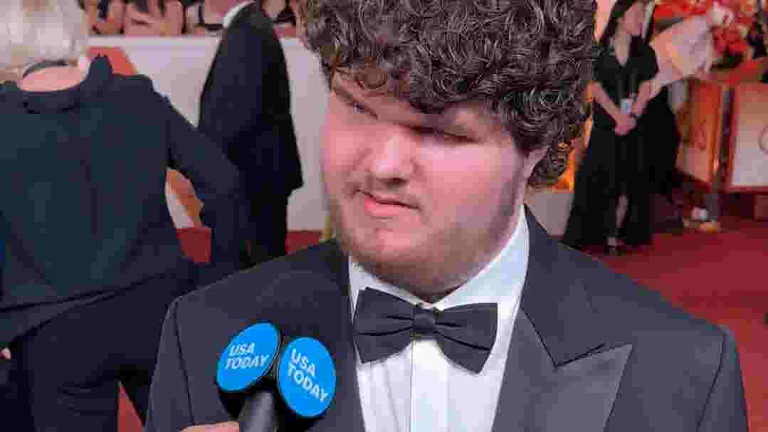 'Bugonia' breakout Aidan Delbis reacts at his first Oscars red carpet