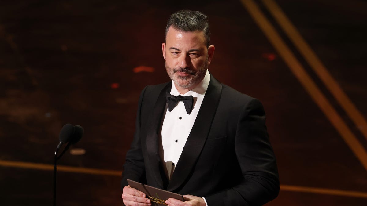 Jimmy Kimmel takes jab at CBS, Melania Trump at the Oscars