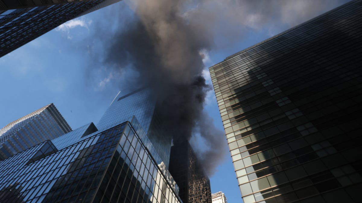 Building fire erupts near start of NYC St. Patrick&rsquo;s Day parade