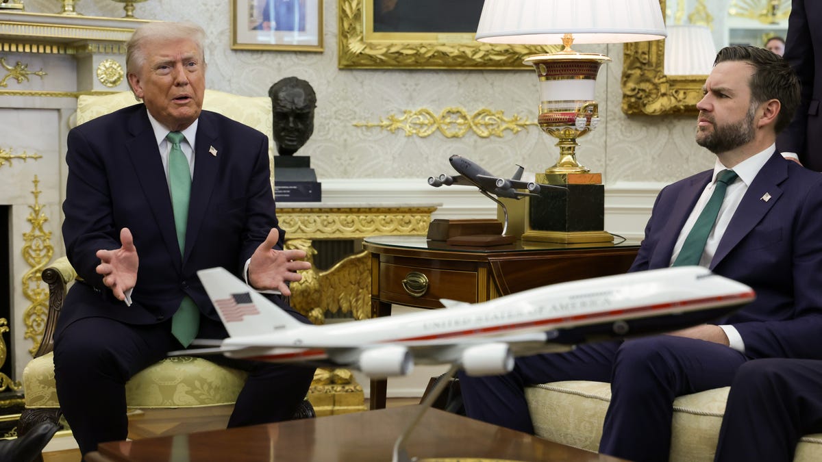 Trump, Vance wear green with Irish prime minister on St. Patrick's Day