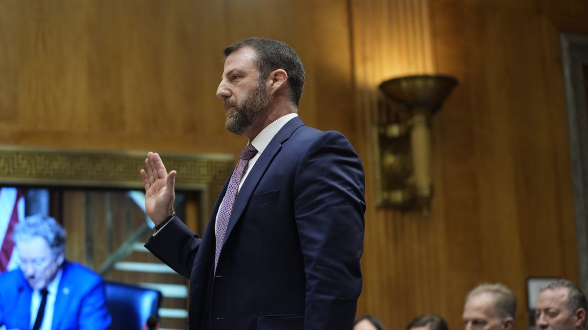 Markwayne Mullin clears key hurdle on path to becoming DHS secretary