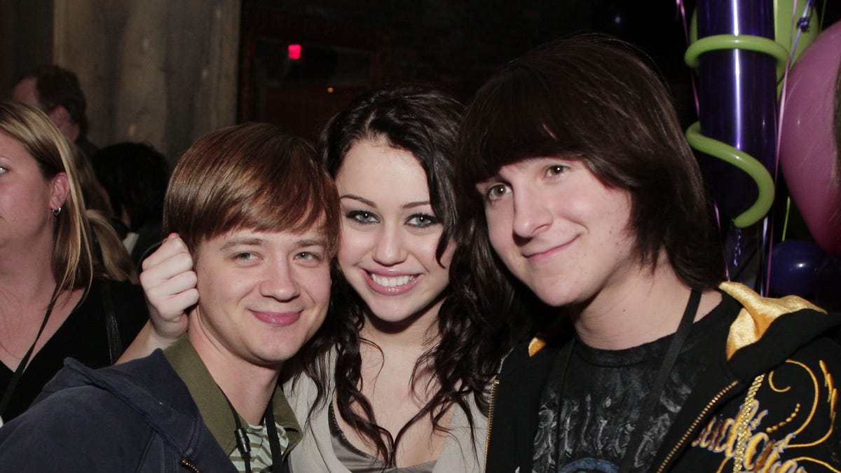 Jason Earles says he lied about his age to get 'Hannah Montana' role