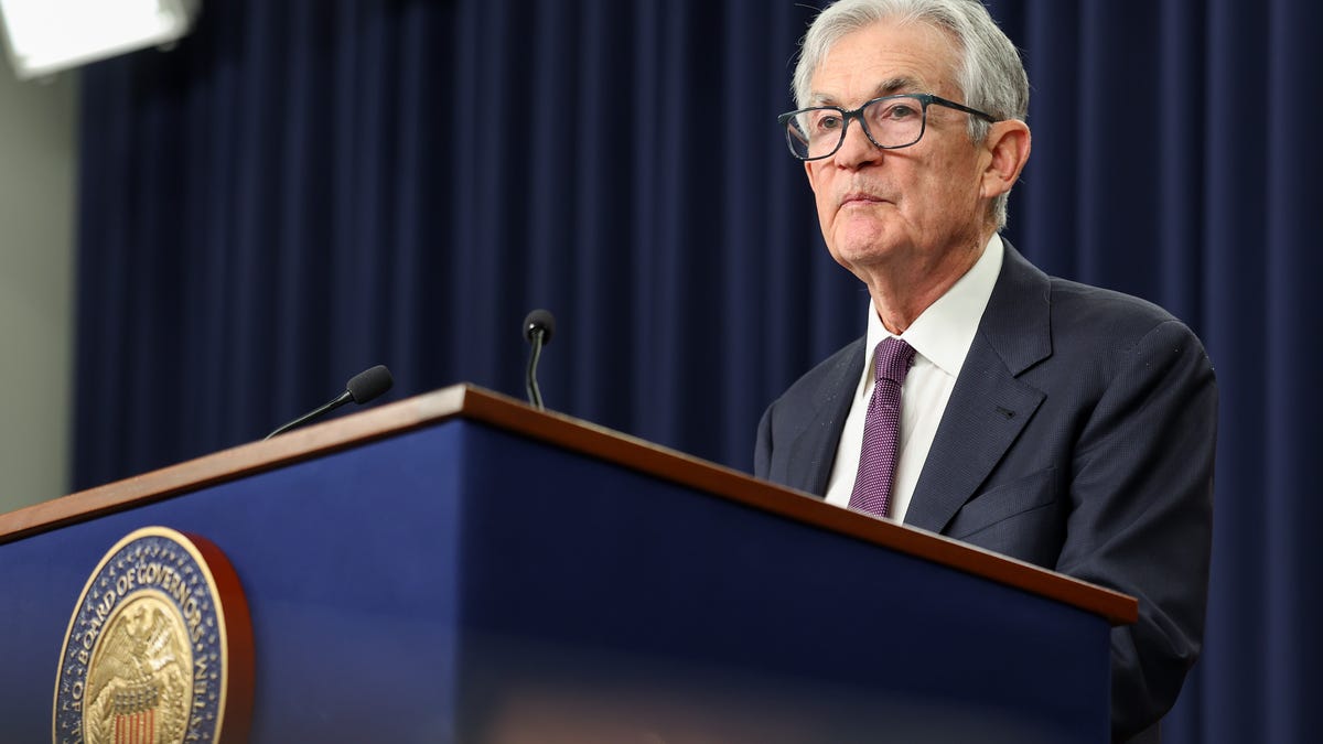 Jerome Powell speaks at press conference