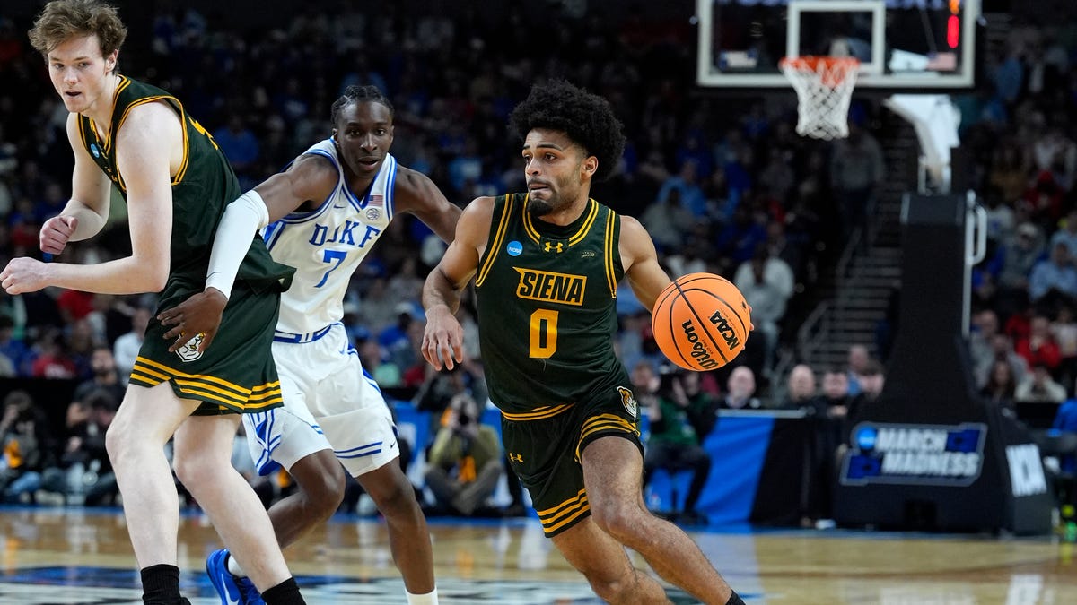 Duke vs Siena live score update as 16 seed looks for March Madness upset